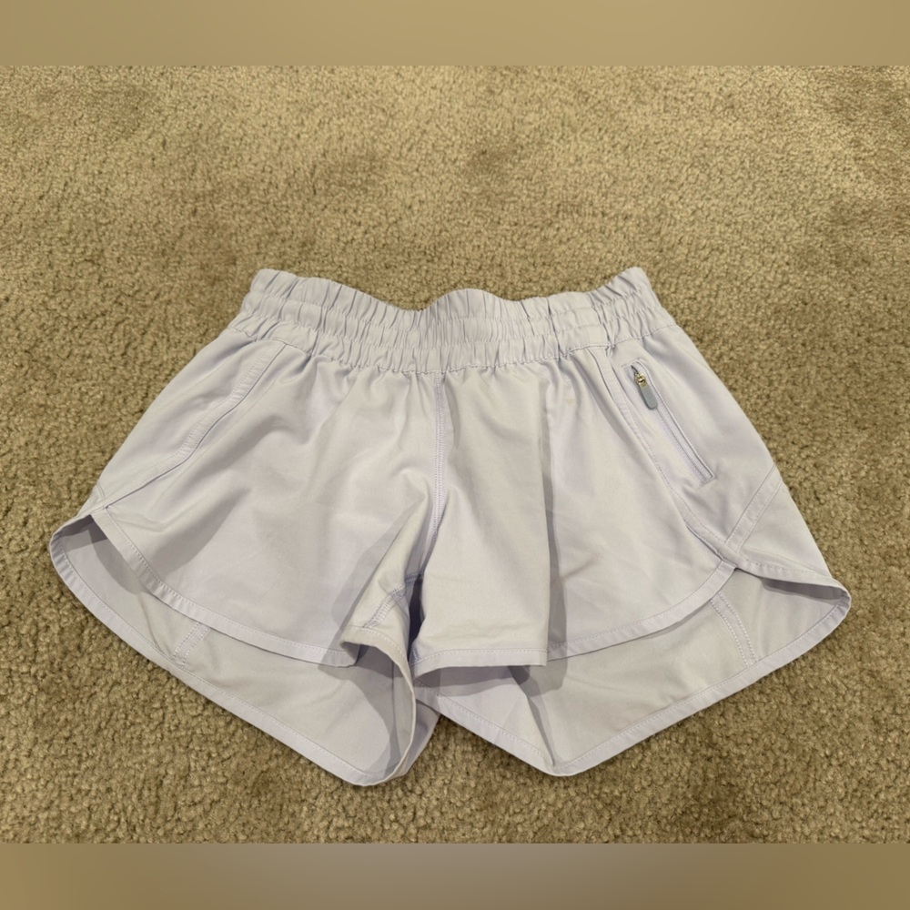 Lululemon Athletica Light Periwinkle Tracker Short 4” inseam size 6 low rise